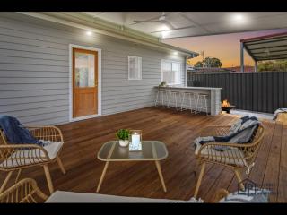 Elegant Beachside Retreat with Luxurious Amenities - Tomakin - 5