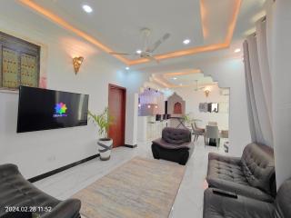 Ayaa Luxury Apartment 3rd Floor Zanzibar - Ngambo - 0