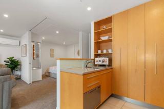 Waimahana - Luxury By The Lake - 6