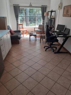 Garden flat for working person - 0