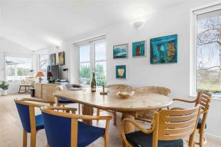 Summer House Brimming With Activity And Coziness - 2