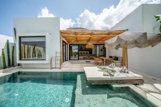 Villa Rosado Canggu - 0