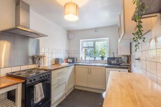 Spacious, 3 Bed House, Wi-Fi, Long Term Discounts - Bristol - 9