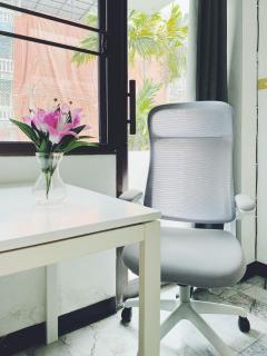 Single Beds, Private Bath & Balcony, Shared Kitchen with Local Family by Pillows & Purrs - 7