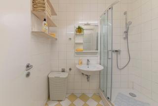 Cozy Garden Flat - 1