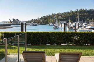 Pavillions 17 Waterfront with Private Pool and Buggy - Hamilton Island - 5