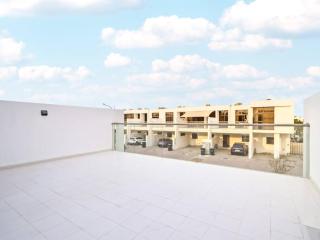 Fully Furnished with Terrace and Balcony - Dubai - 7