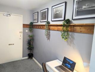 Aviator's Apartment - Farnborough - 6