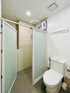 WV 10 Stylish 1BR Apartment - Iloilo City - 9