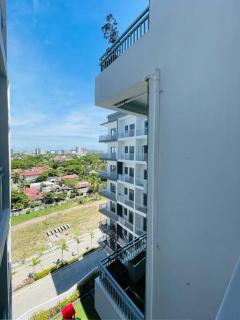 WV 10 Stylish 1BR Apartment - Iloilo City - 3
