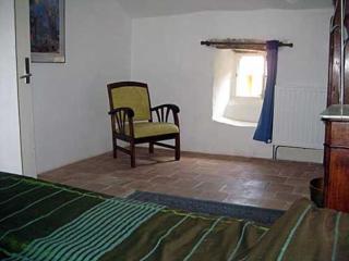 Quaint 500 yr old Stone House w/ Fabulous Views - Saint-Bresson - 8