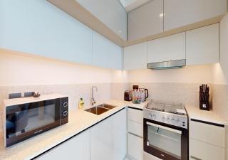 Waterfront ,High Floor 2BED with Private Beach Access - Dubai - 3