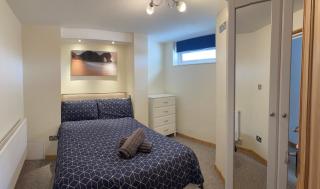 Stylish Saundersfoot 2-Bed Seaview Apartment, Balcony & Parking - Pembrokeshire - 1