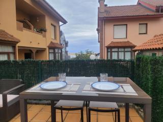 Piscina y parking 2 min playa - Miengo - 4