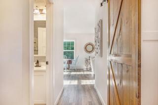 Happy Landings - Farmhouse coastal home with tram and stairs to beach access! - South Haven - 2