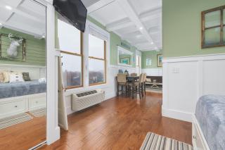Harbor View at the Colonial - Condo overlooking Black River, walking distance to beach and downtown - South Haven - 6