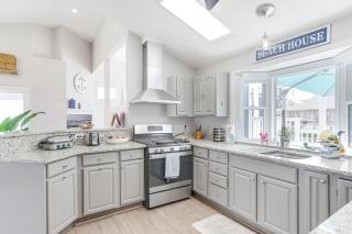 Ocean City Retreat with Dock, Kayaks Less Than 1 Mi to Beach - Ocean City - 3