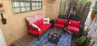 Posh 2 King Bed Townhouse Near Downtown and Tybee - Savannah - 3