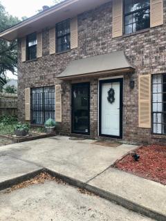 Posh 2 King Bed Townhouse Near Downtown and Tybee - Savannah - 1