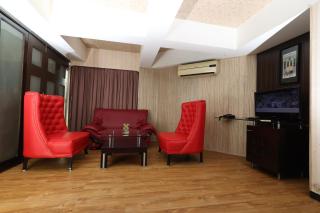 Quaint Suites Hotel & Banquet - 3