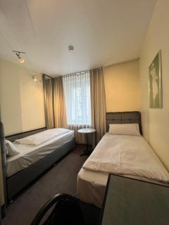 Hotel Monopol City Centre - Düsseldorf - 0
