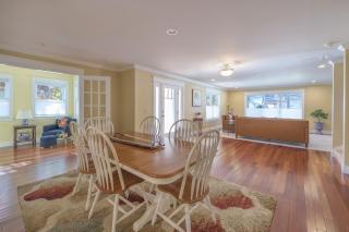Boho Chateau - Located less than a block to Lake Michigan and Kid's Corner - South Haven - 5