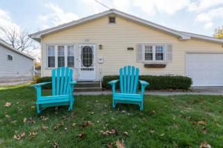 2 bedroom 1 bath vacation rental just 1 block from Kids Corner and the blue stairs beach access - South Haven - 9