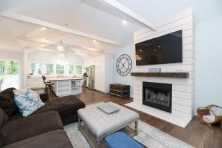 My Blue Haven - Shared lake access across the street! Glamorous home! - Fennville - 7