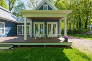 My Blue Haven - Shared lake access across the street! Glamorous home! - Fennville - 5