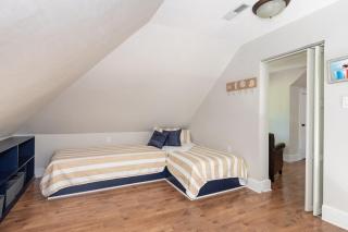 Beautiful vacation rental located 6 blocks from Lake Michigan and Kids Corners Park! - South Haven - 4