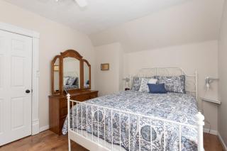 Beautiful vacation rental located 6 blocks from Lake Michigan and Kids Corners Park! - South Haven - 2