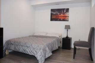 Cozy place, 15 min to Niagara Falls & USA border. - Thorold - 1