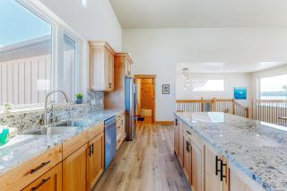 Beach Front Haven - Laketown - 7