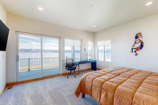 Beach Front Haven - Laketown - 5