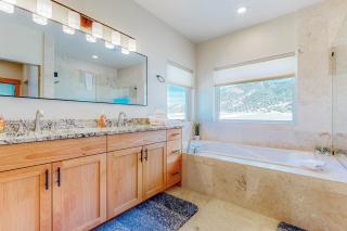 Beach Front Haven - Laketown - 3