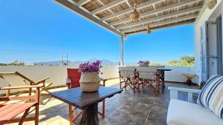 Rinio House in Adamas - 7