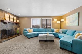 Ski home! 25 mins to resorts. Private hot tub! - Cottonwood Heights - 0