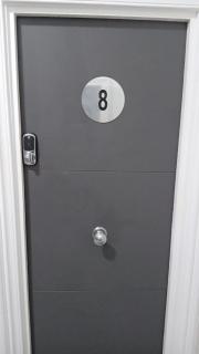 Single Room with Private Bath Free Street Parking Near LFC No Breakfast - 5