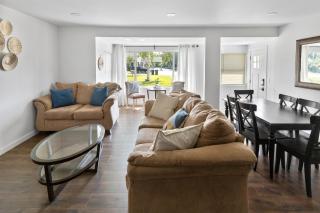 Timber Lodge - Short distance to downtown, beaches, and breweries - 1