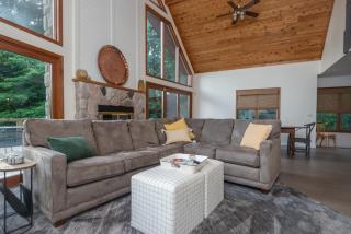 Large home & Close to beach - South Haven - 4