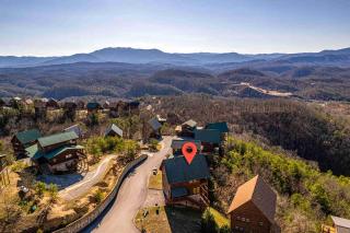 Upscale Cabin, Stunning Views, Hot Tub, Game Room - Sevierville - 5
