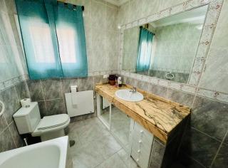 Casa de 5 Dormitorios Cerca de la Playa en Marbella Elviria - Marbella - 5