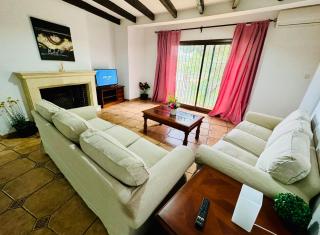 Casa de 5 Dormitorios Cerca de la Playa en Marbella Elviria - Marbella - 0