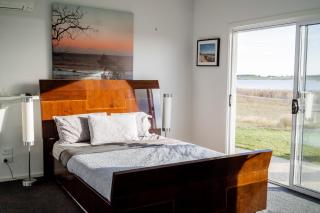 Unwind Private Island Getaway - Lakefront - Meningie - 4
