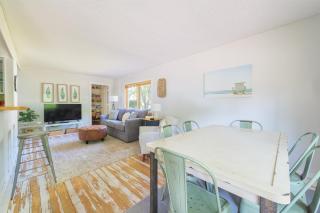 Cozy CottageSuper cute vacation rental - Just 1 block from beach access to Lake Michigan! - South Haven - 4
