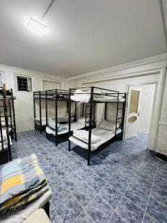 Zarbog 18 street hostel - Yakkasaray - 1