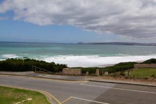 Southern Sands' Beachfront Apartment - 0