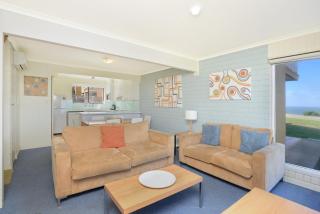South Seas - Port Elliot Beachfront Apt - Wifi - Port Elliot - 6