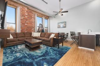 Central Lofts condo- year round pool- hot tub- close to beach - South Haven - 8