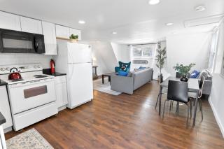 Maple Getaway - Short distance to downtown, beaches, and breweries - Douglas - 8